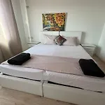 Apartament Bejart 8 *